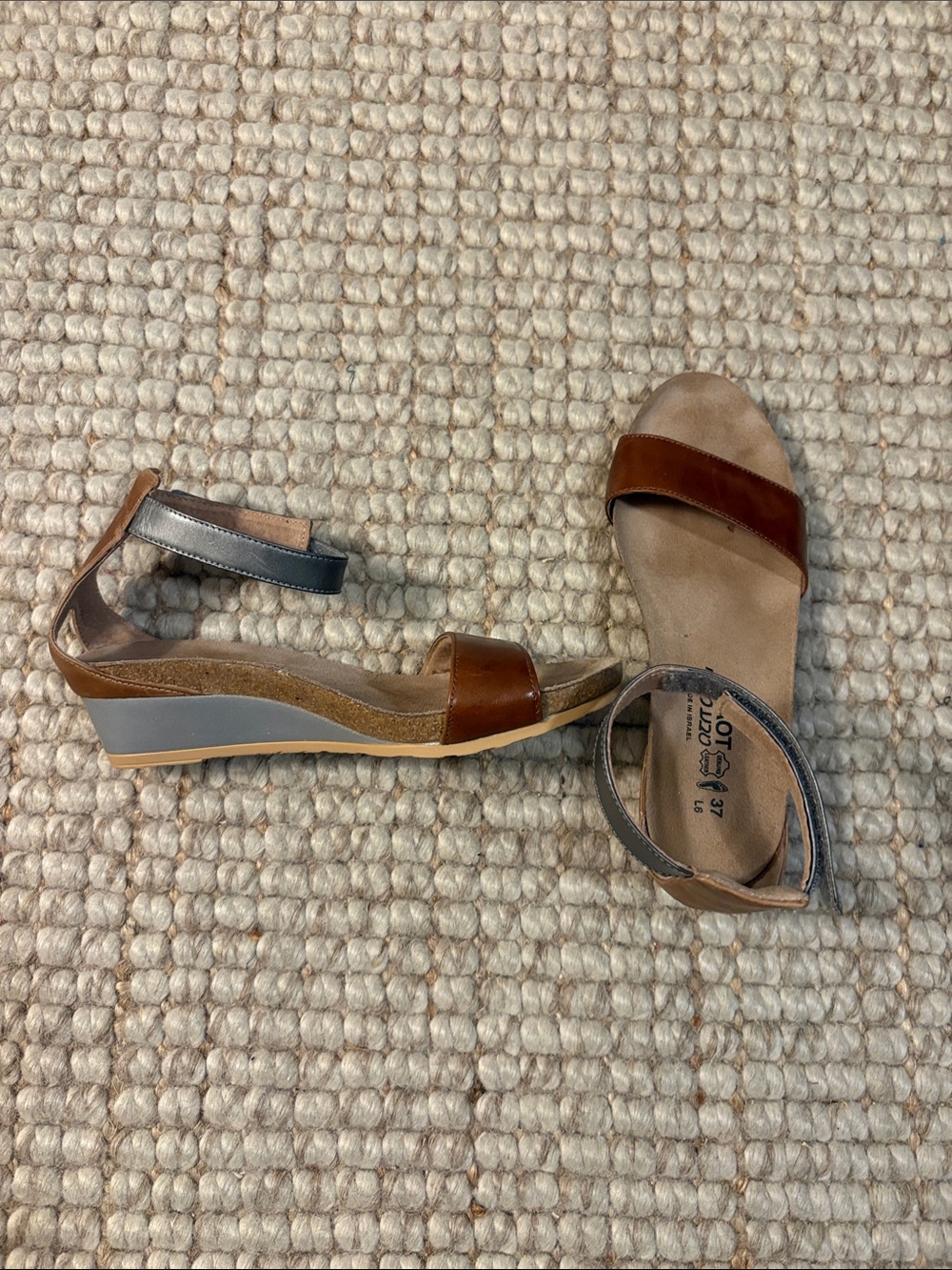 Naot size 37 Leather Wedge Sandals